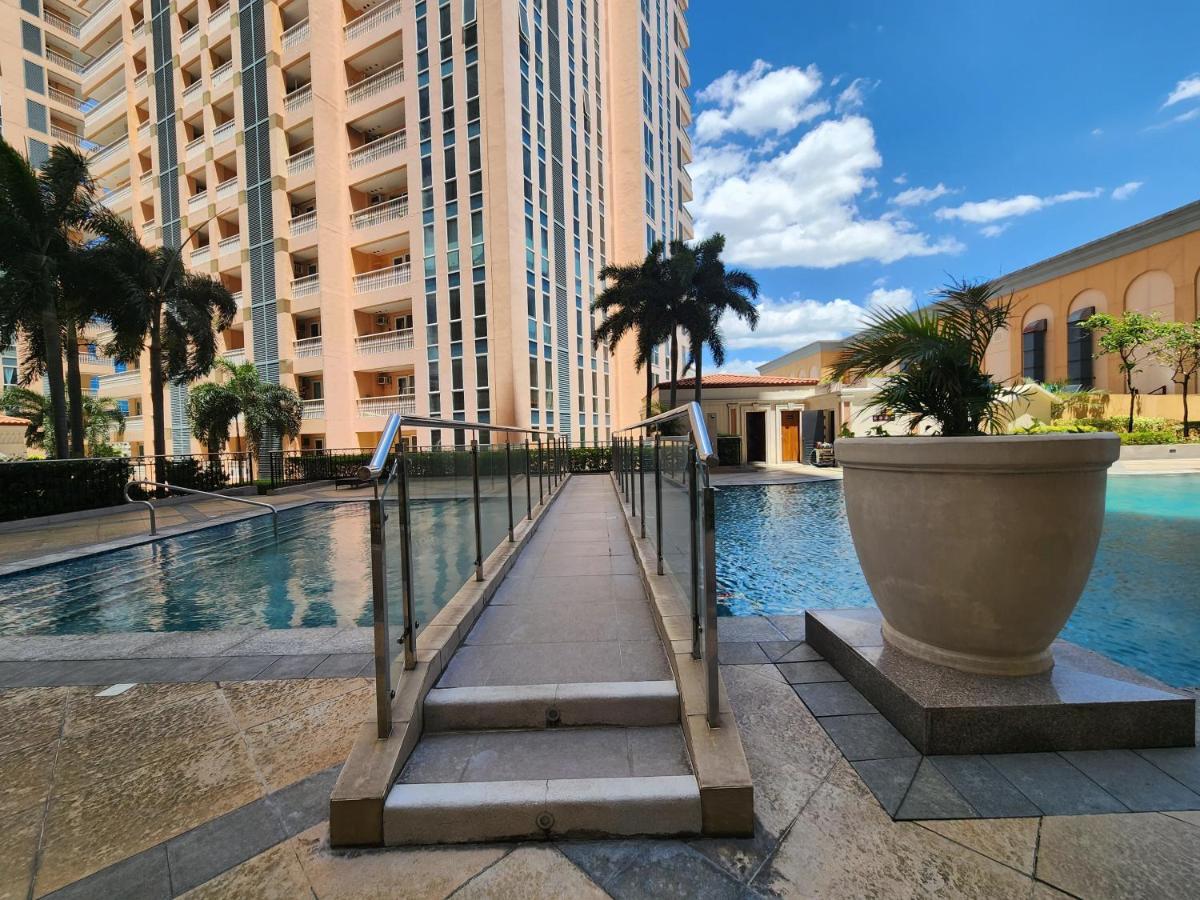 Spacious Cozy Suite At The Venice Mall With Free Parking And Washing Machine (Adults Only) Taguig Exterior foto
