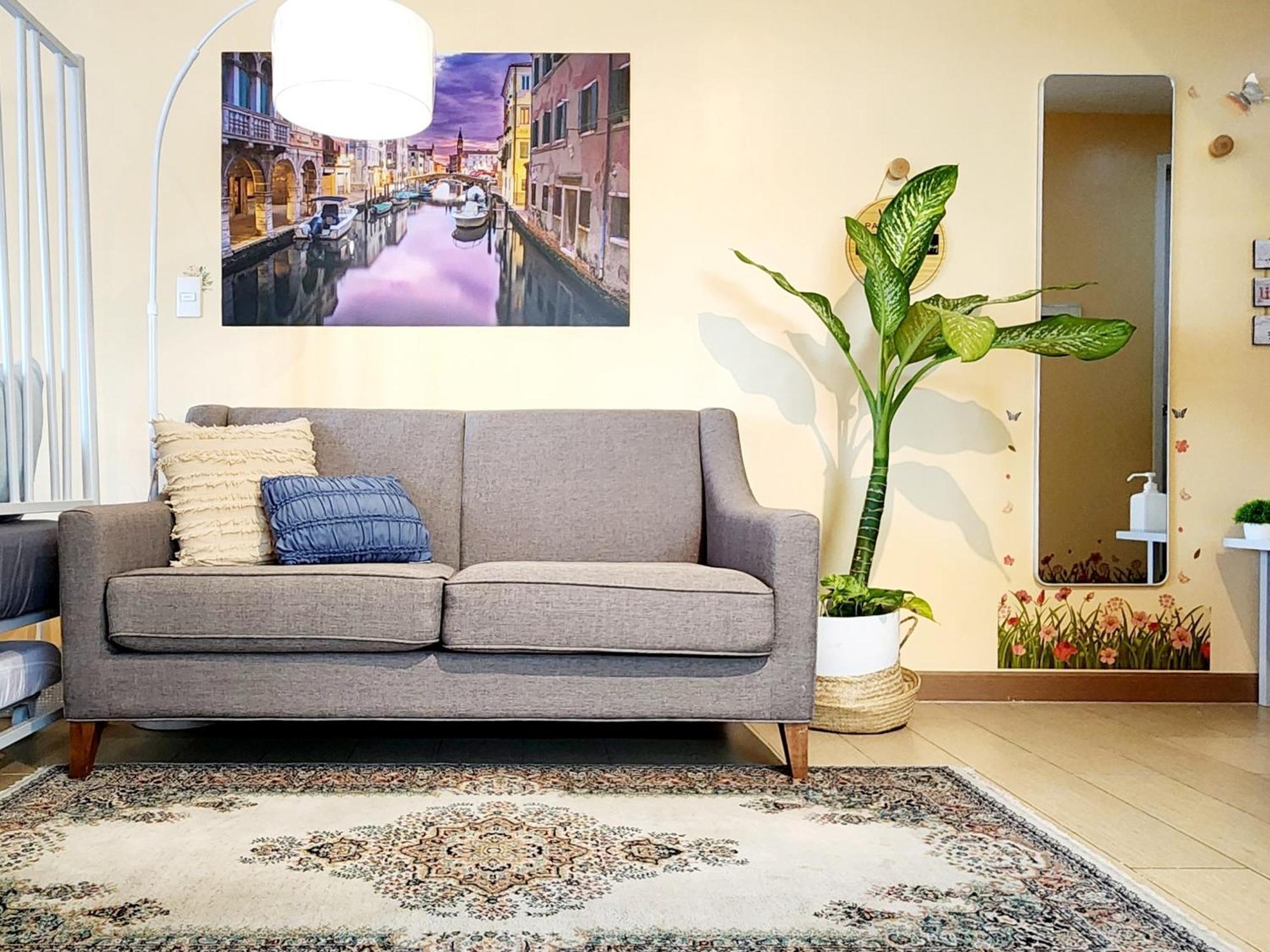 Spacious Cozy Suite At The Venice Mall With Free Parking And Washing Machine (Adults Only) Taguig Quarto foto